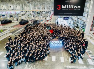 テスラ上海、5年で300万台達成！年間95万台の驚異的生産力で他工場を圧倒